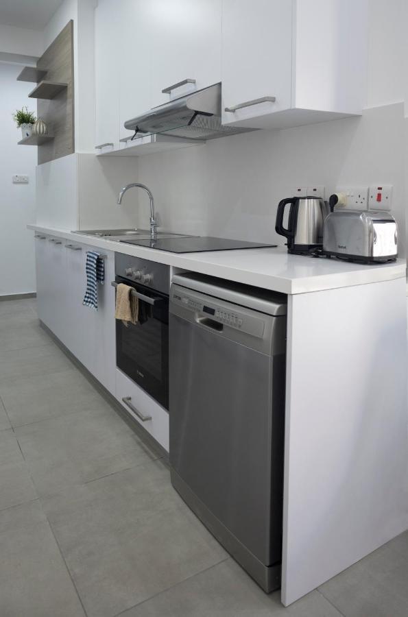 Lovely 2 Bed Apartment In Larnaca City Centre Экстерьер фото