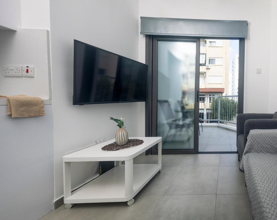 Lovely 2 Bed Apartment In Larnaca City Centre Экстерьер фото